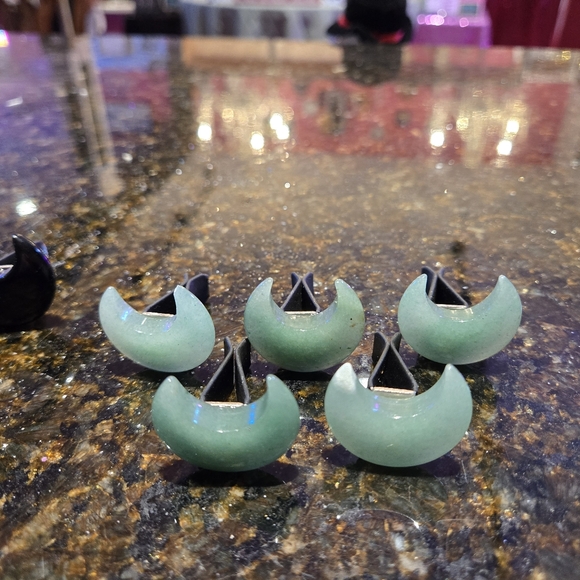 Crystal car vent clips available in the shape of a moon- super cute! 🌙 ❤️ - Picture 6 of 6